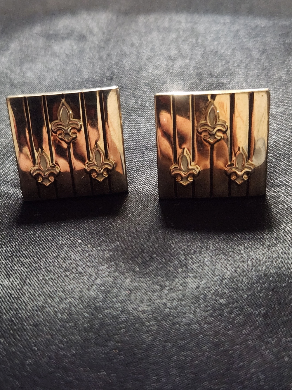 ​Vintage Swank Gold Tone Fleur de Lis Cufflinks Square Raised Inlay Mens